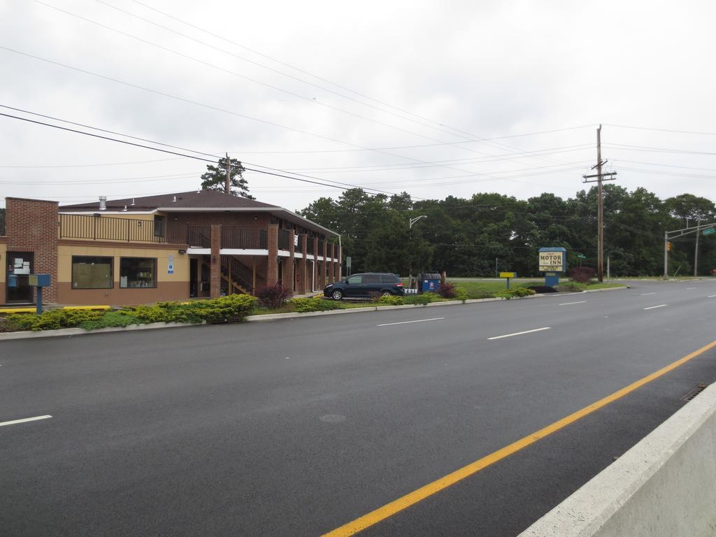 Brick Motor Inn Exterior photo