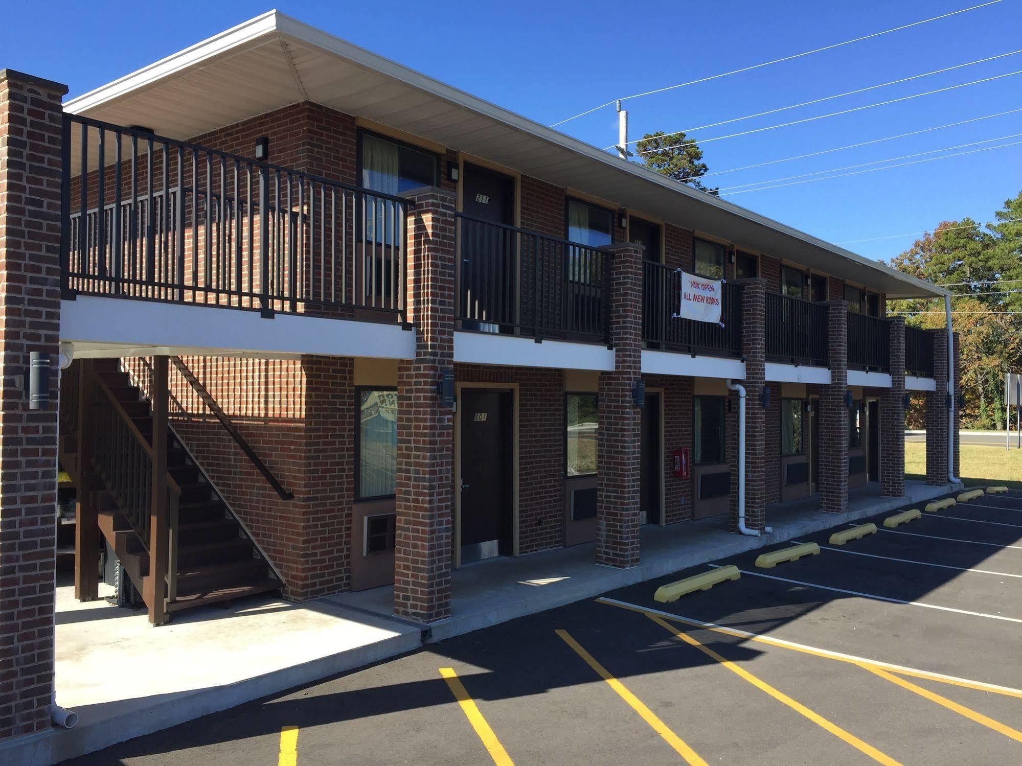 Brick Motor Inn Exterior photo